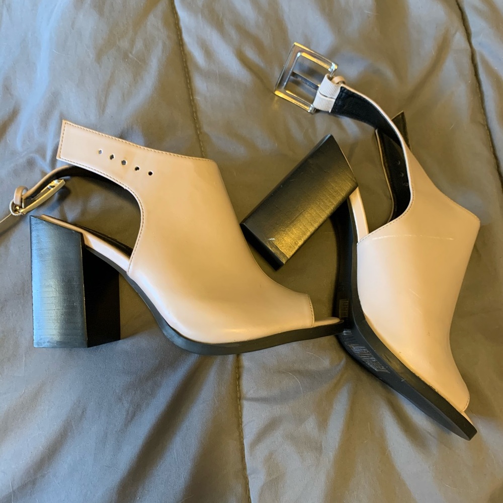 Size 8 mauve mules